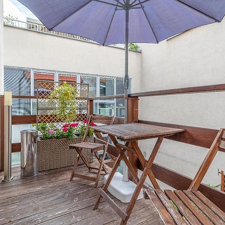 Bratislava -Apartment Near The City Center With A Balcony Kültér fotó