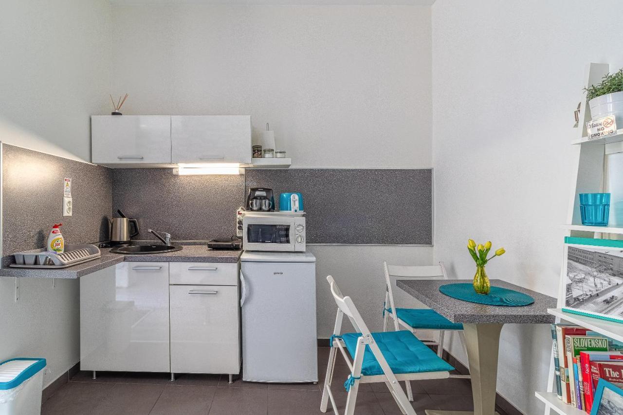 Bratislava -Apartment Near The City Center With A Balcony Kültér fotó