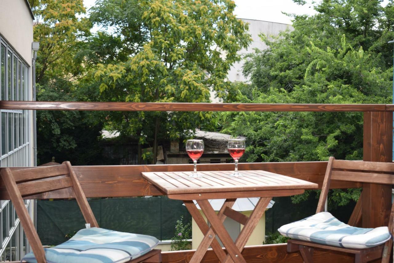 Bratislava -Apartment Near The City Center With A Balcony Kültér fotó